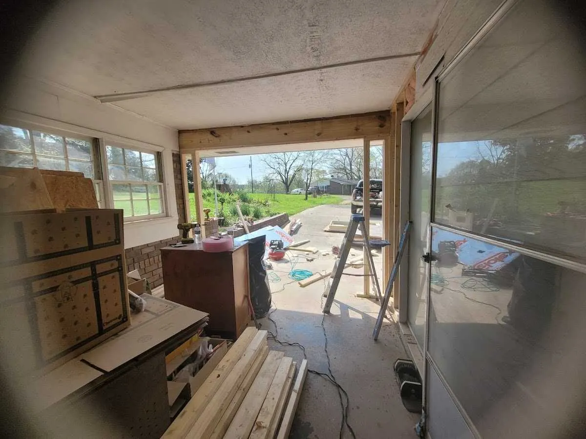 Air movers and dehumidifier for Water Mitigation Services in Annapolis